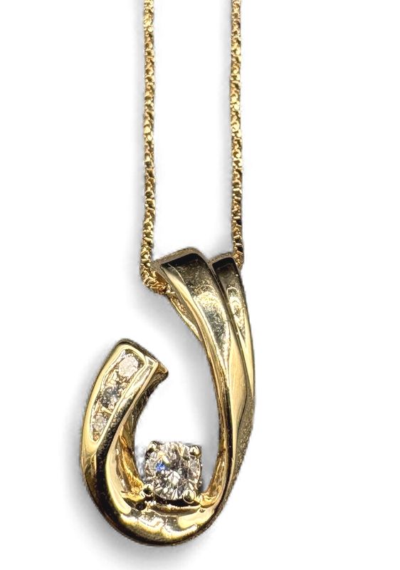 17" TWISTED BOX CHAIN WITH HOOK &amp; DIAMOND PENDANT