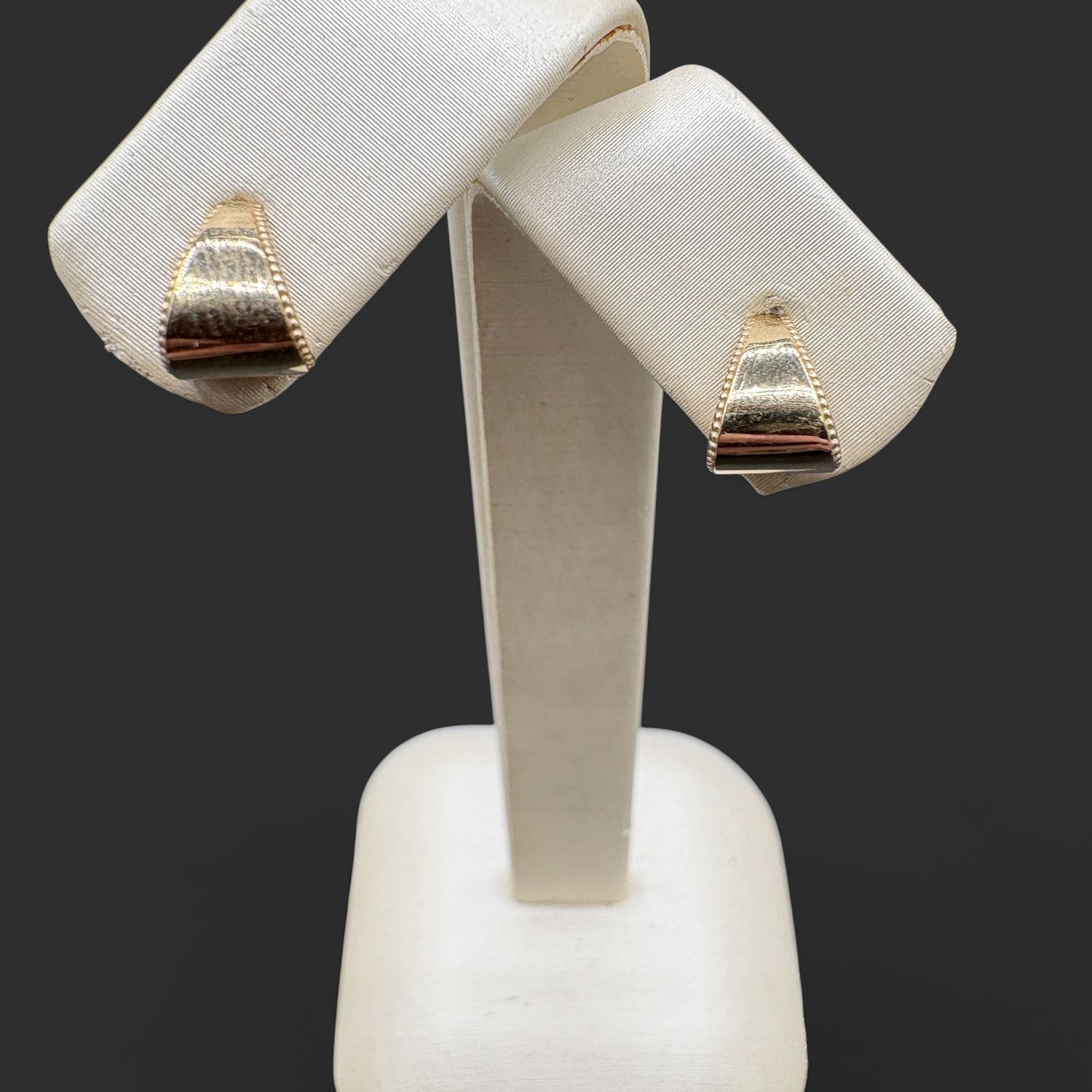 10K TAPERED J-HOOK EARRING