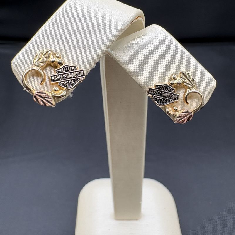 10K BLACK HILLS GOLD NATURE INSPIRED EARRING BY HARLEY DAVIDSON