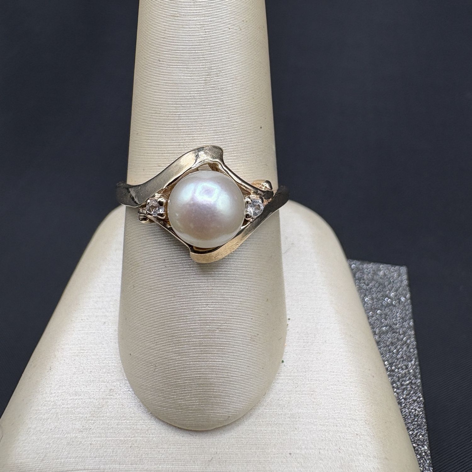 10K BYPASS PEARL RING WITH DIAMONDS SIZE 8