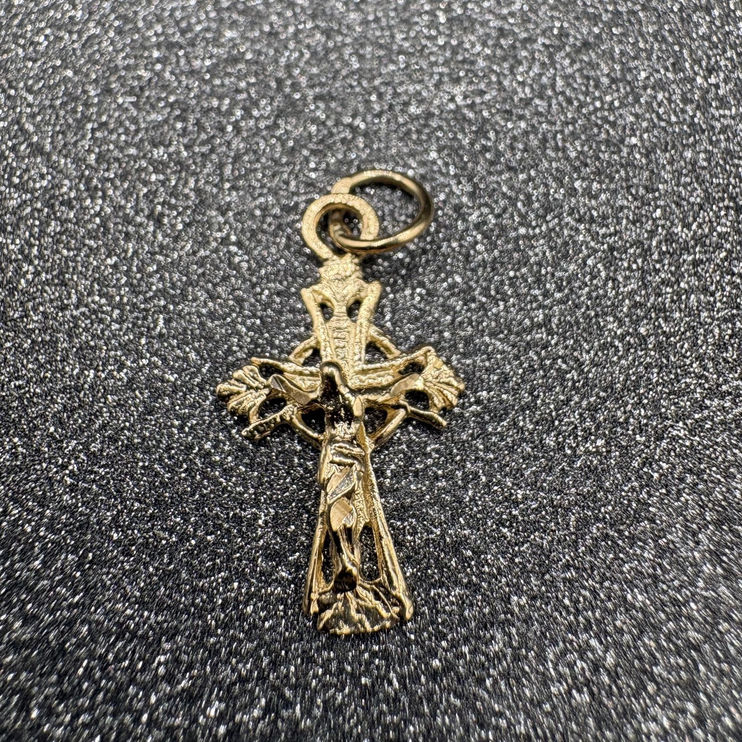10K CRUCIFIX CHARM PENDANT