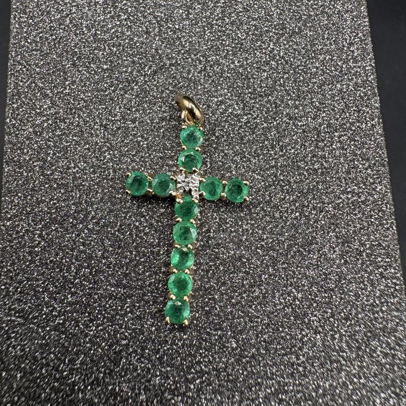 10K EMERALD &amp; DIAMOND CROSS PENDANT