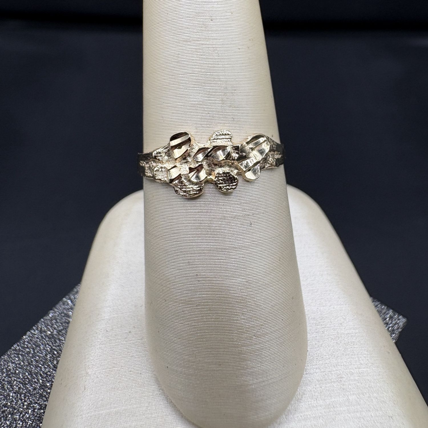 10K NUGGET RING SIZE 7.25