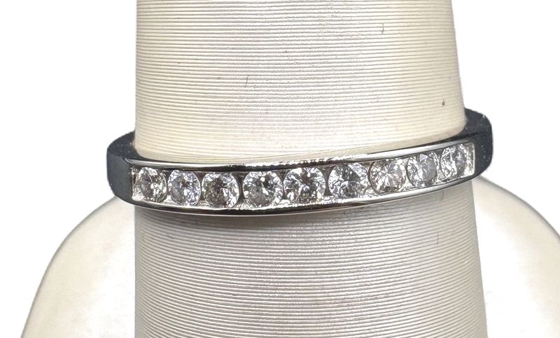 14K DIAMOND ANNIVERSARY BAND SIZE 6.75