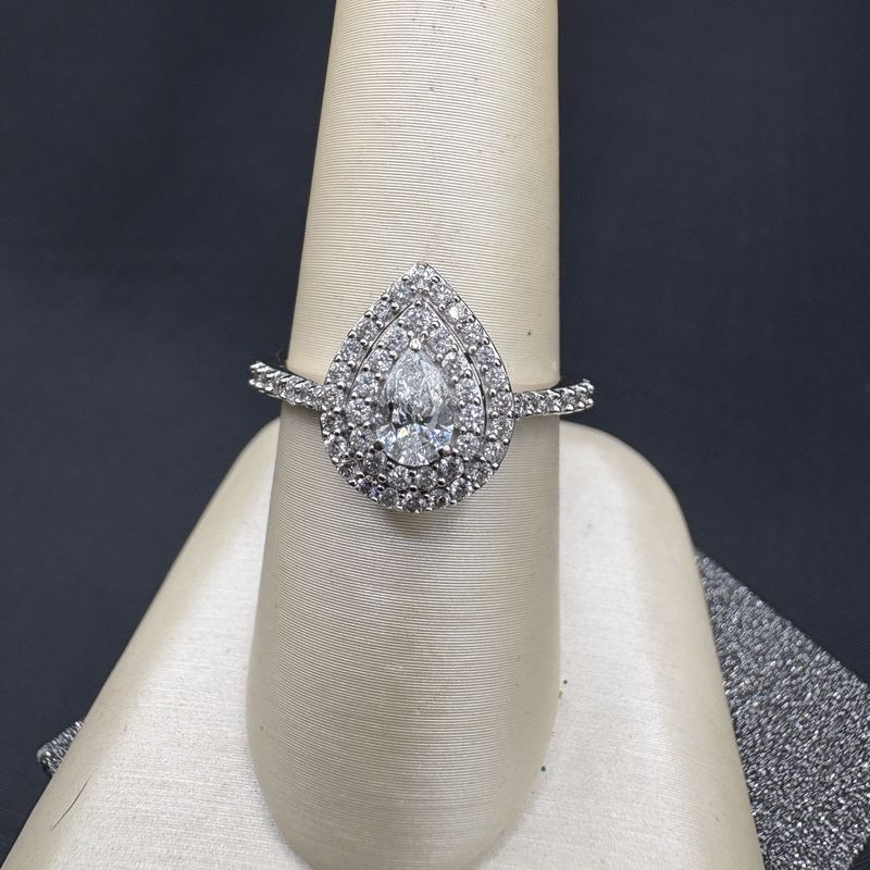14K PEAR DIAMOND ENGAGEMENT RING SIZE 7