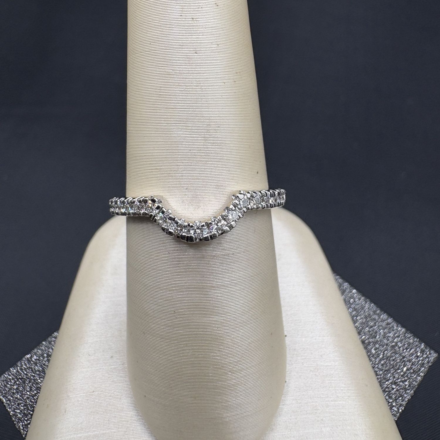 14K CURVED DIAMOND WEDDING BAND SIZE 7