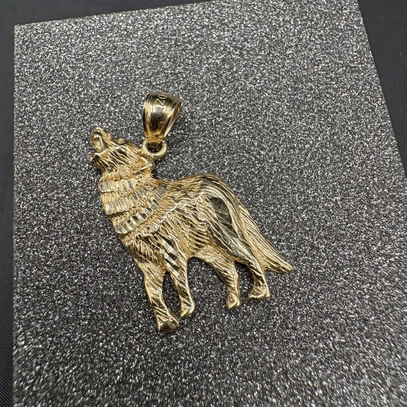 14K WOLF CHARM PENDANT