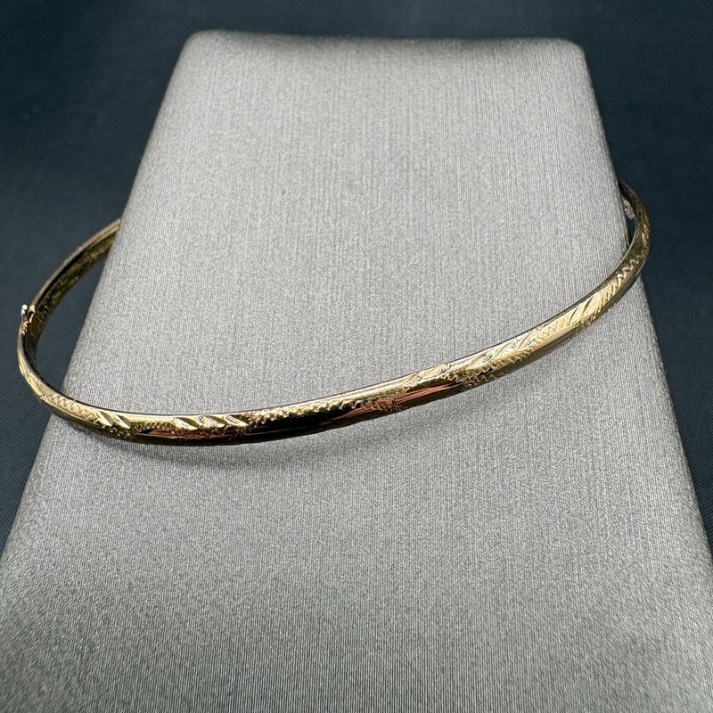 14K HARD FLORENTINE ENGRAVED BANGLE BRACELET