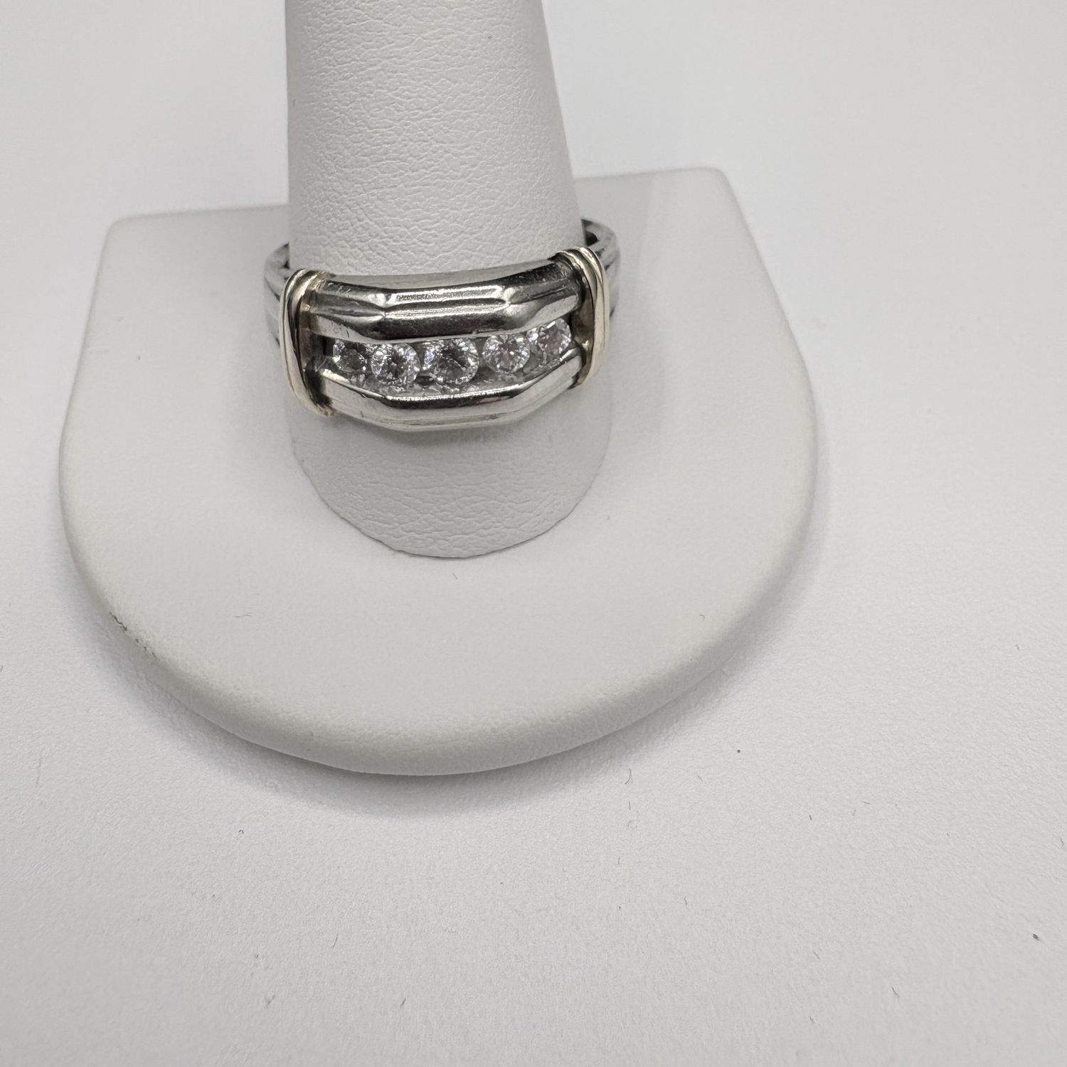 14K MEN'S NATURAL DIAMOND RING SIZE 12.5