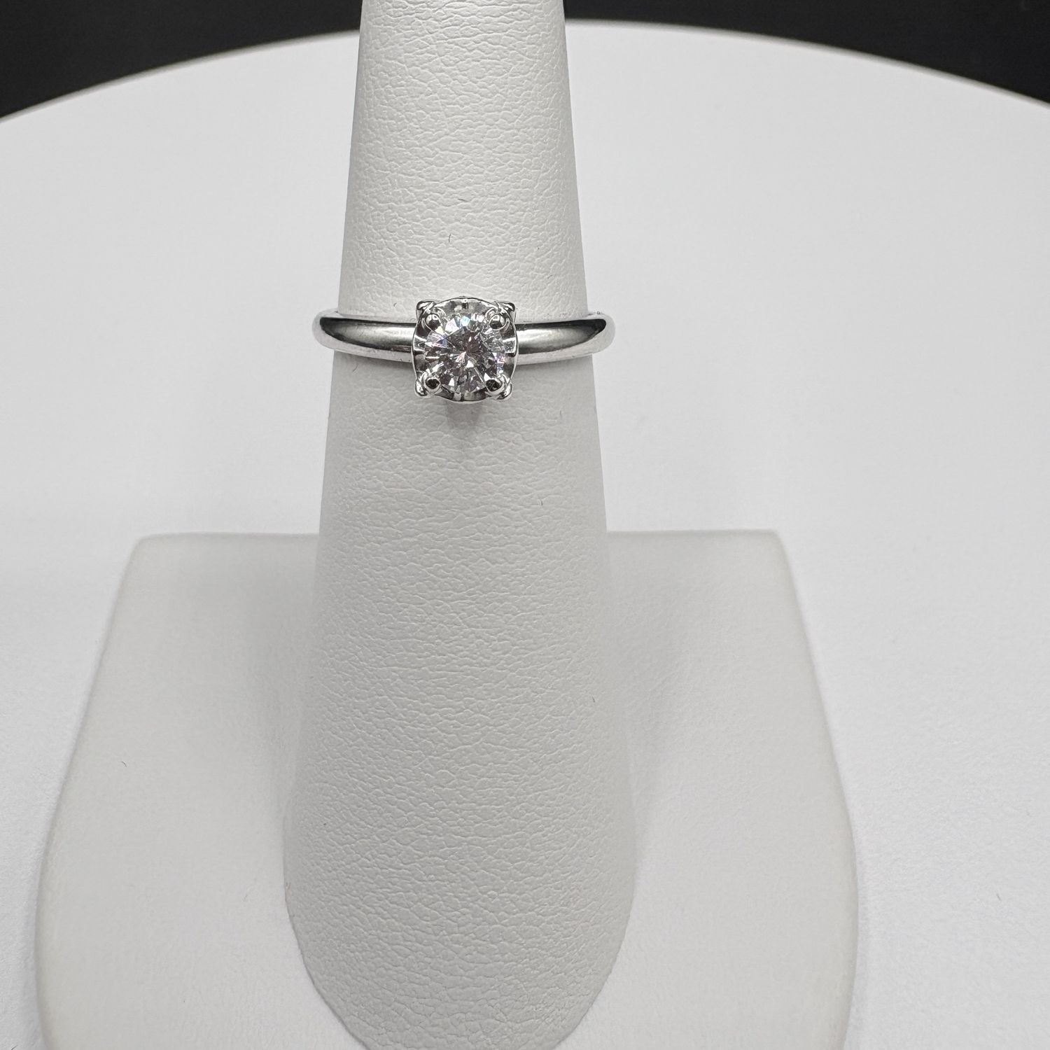 14K DIAMOND ENGAGEMENT RING SIZE 5