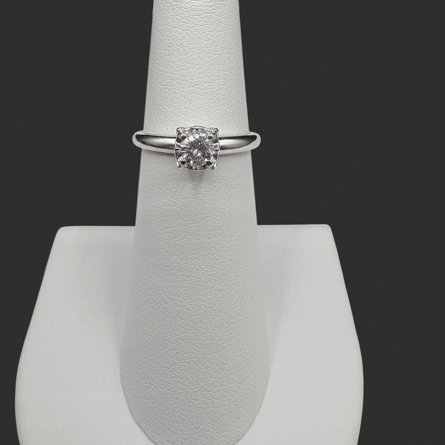14K DIAMOND ENGAGEMENT RING SIZE 5