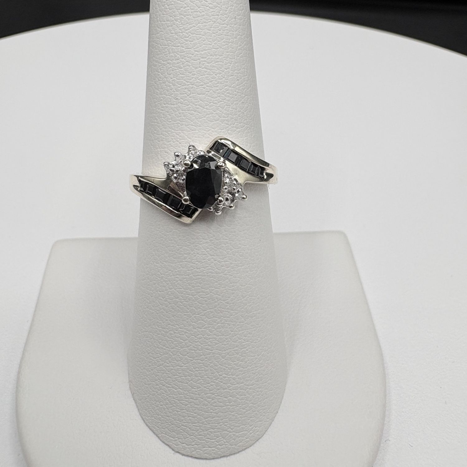 10K OVAL SAPPHIRE &amp; DIAMOND BYPASS RING SIZE 7