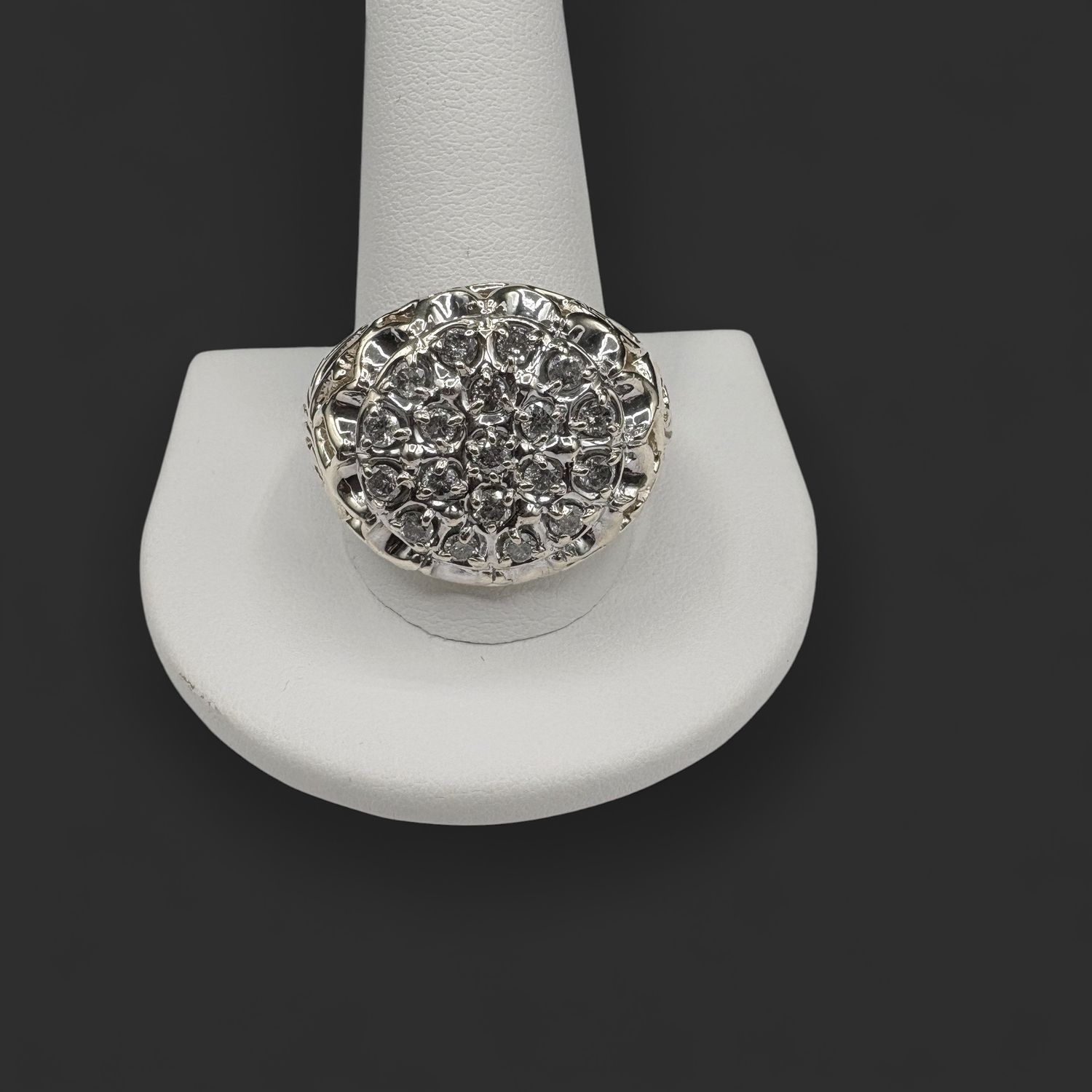 10K MEN'S DIAMOND RING SIZE 14