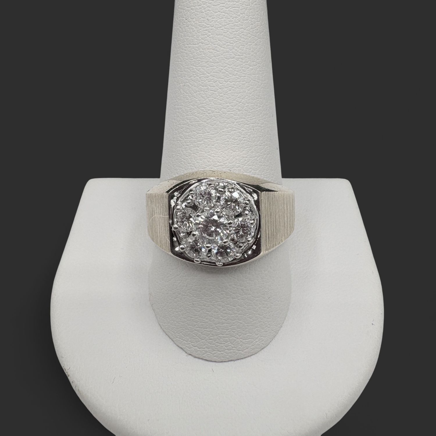 10K MEN'S DIAMOND RING SIZE 11