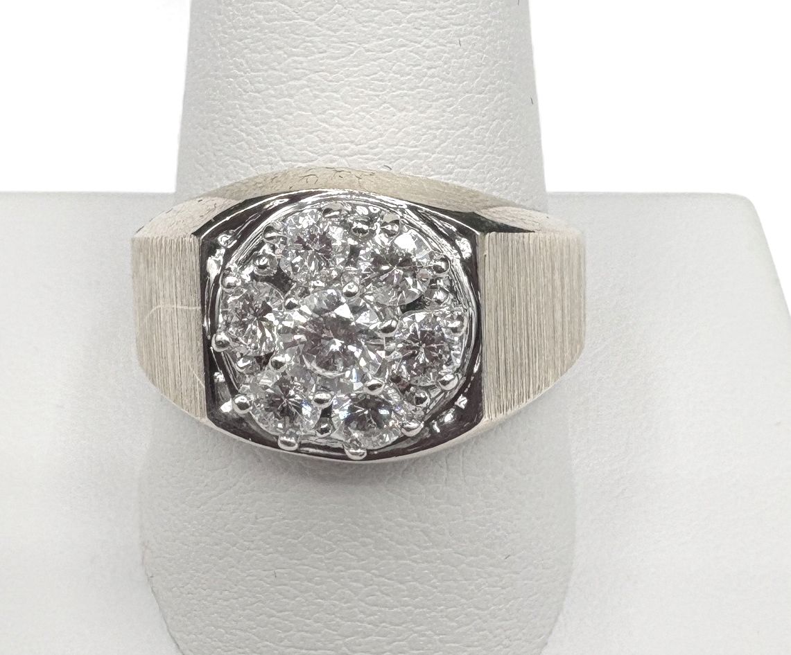 10K MEN'S DIAMOND RING SIZE 11