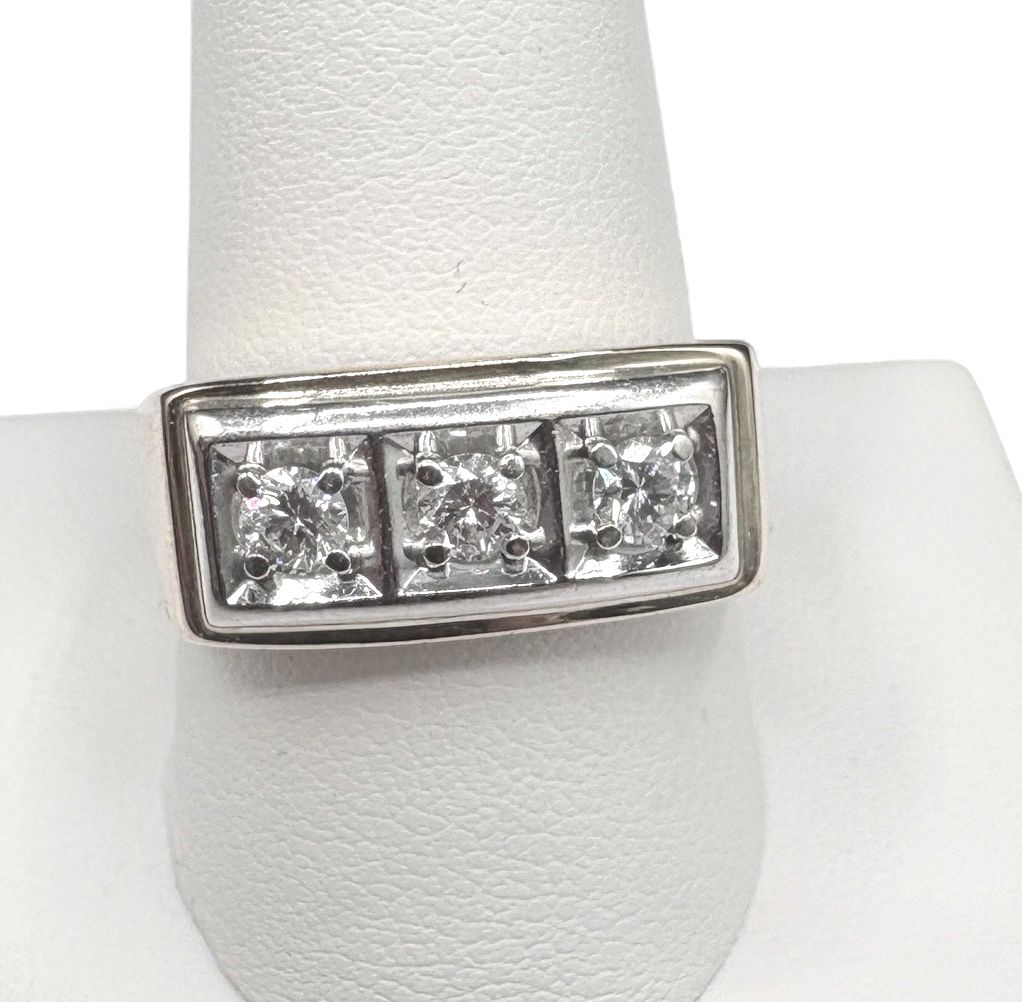 14 MEN'S BRUSHED DIAMOND RING SIZE 11.5
