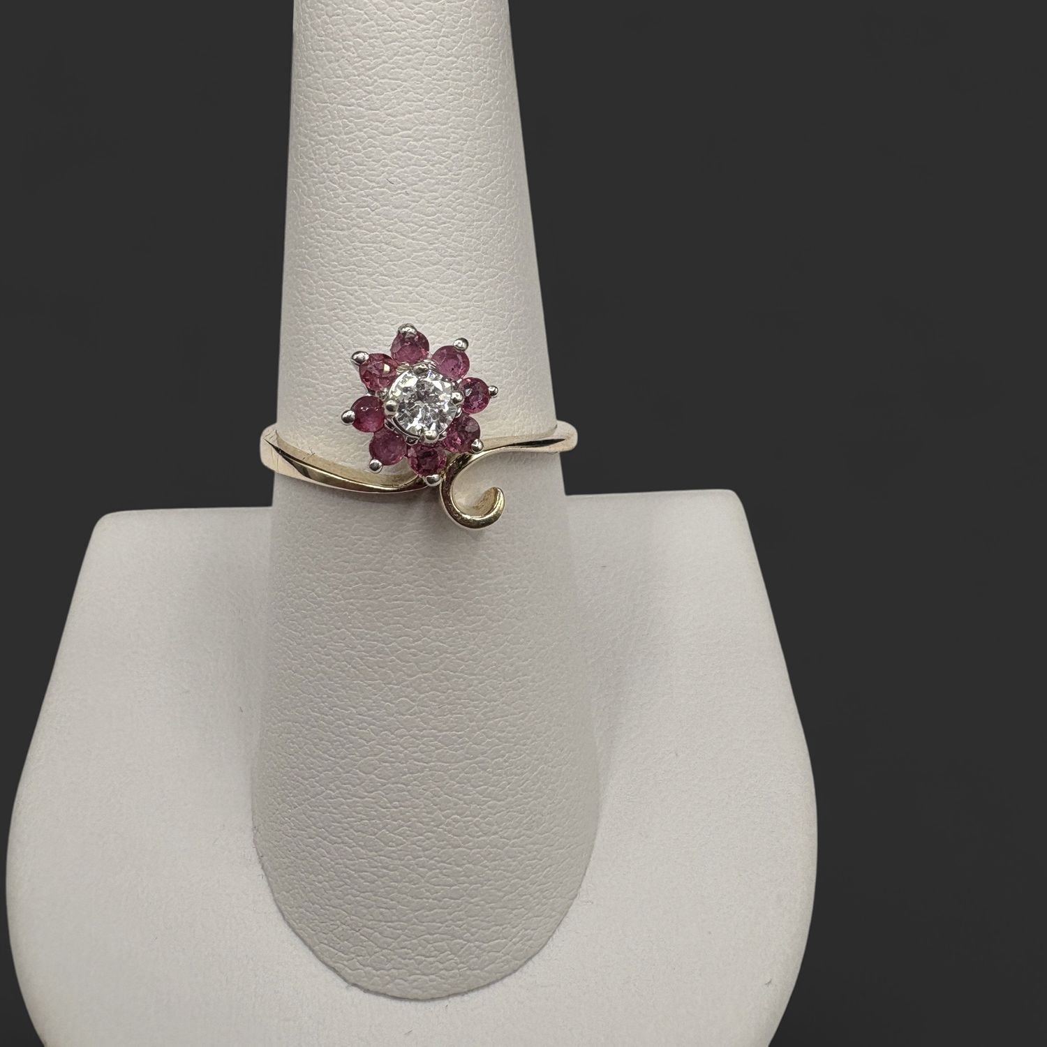 14K RUBY AND DIAMOND FLORAL RING SZ 8