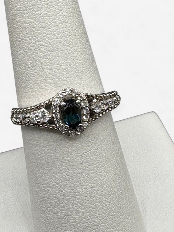 STERLING GREEN &amp; DIAMOND RING SIZE 7