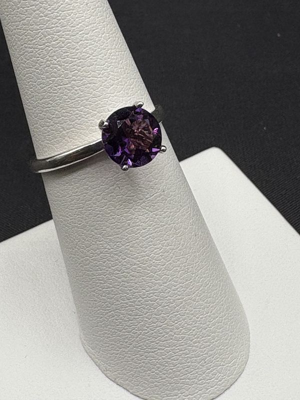 STERLING AMETHYST TIFFANY STYLE RING SIZE 7