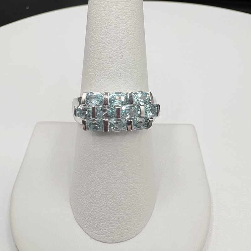 STERLING BLUE TOPAZ RING SIZE 8