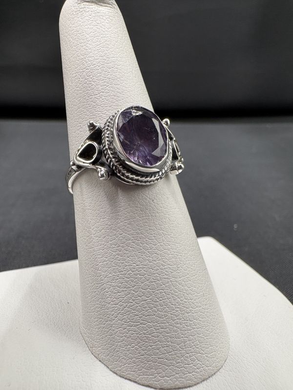 STERLING OVAL AMETHYST RING SIZE 7.5