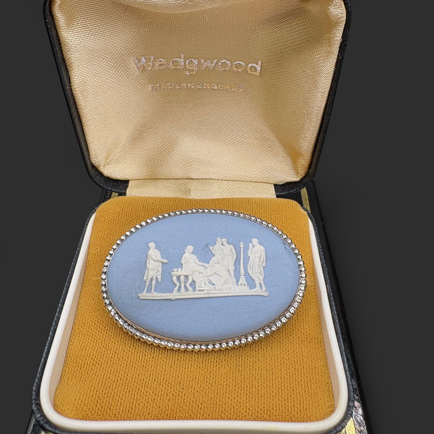 STERLING WEDGEWOOD BLUE JASPERWARE CAMEO BROACH