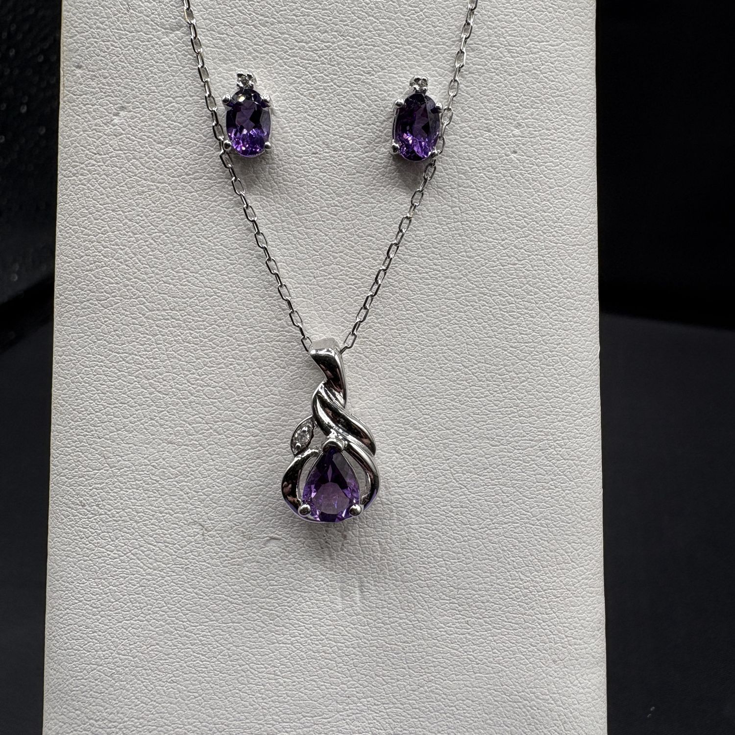 14K AMETHYST &amp; DIAMOND EARRINGS/WHITE GOLD