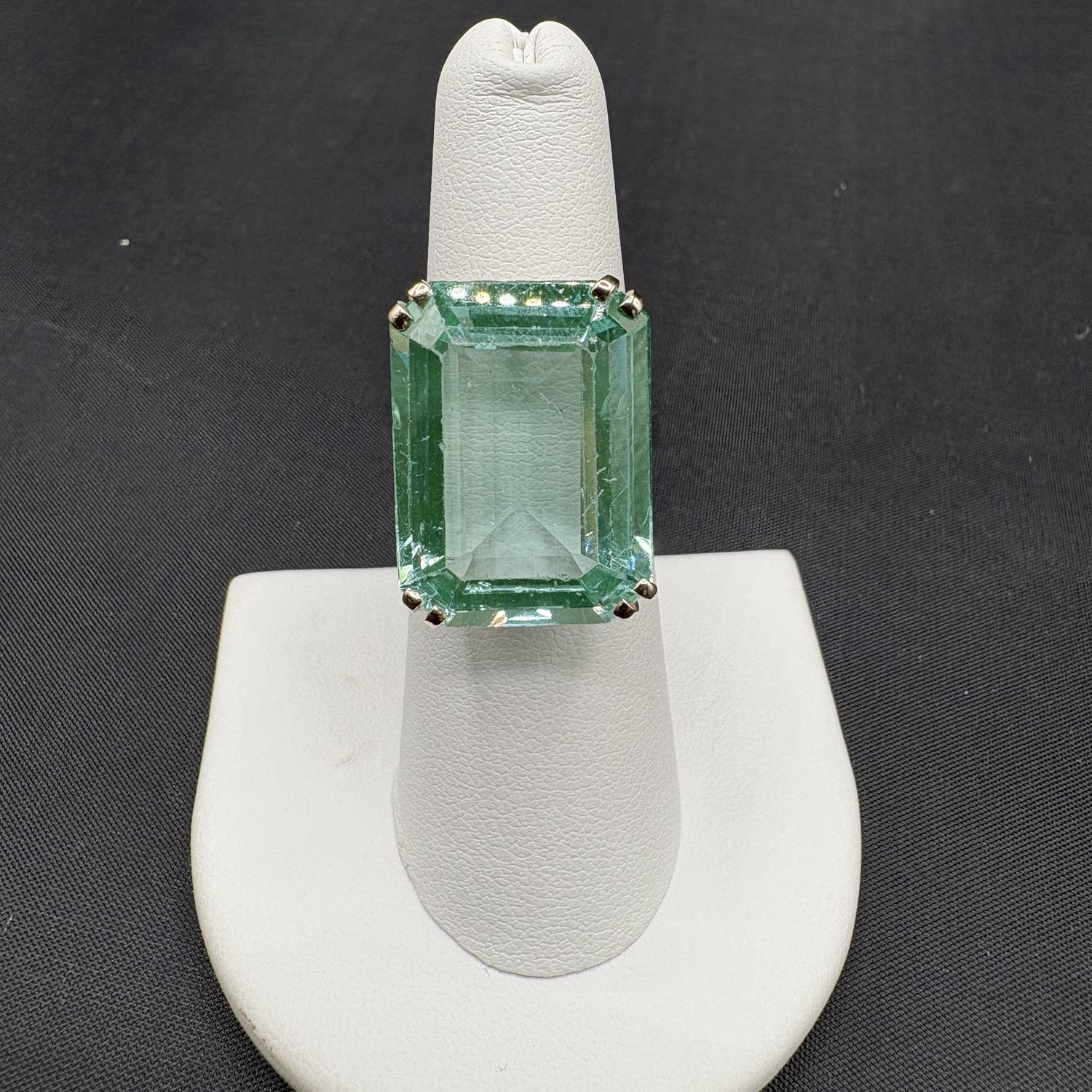 10K AQUA MARINE RING/YELLOW GOLD SIZE 6