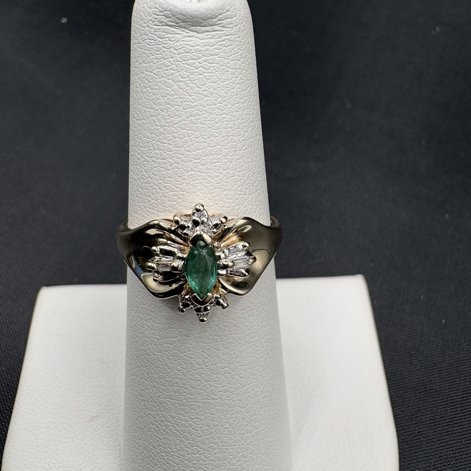 10K EMERALD WITH DIAMOND RING/YELLOW GOLD SIZE 5.75