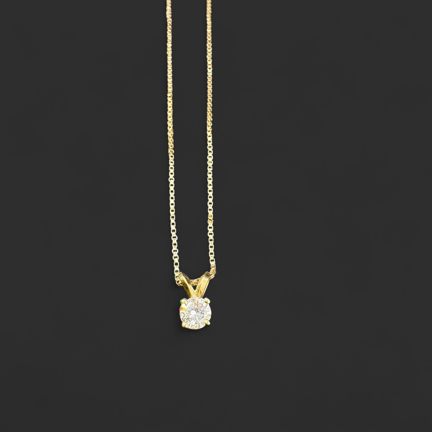 18K DIAMOND PENDANT YELLOW GOLD  WITH 14K CHAIN 22"