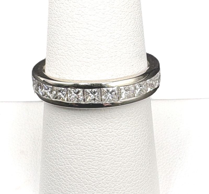 14K DIAMOND ETERNITY BAND /WHITE GOLD SIZE 7.5