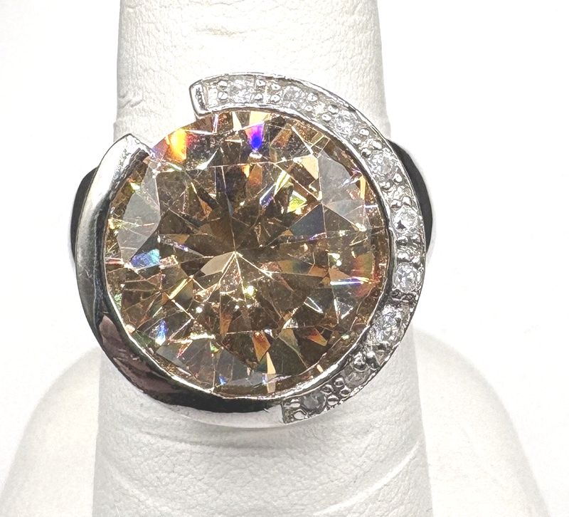 STERLING ORANGE AND CZ RING SIZE 8