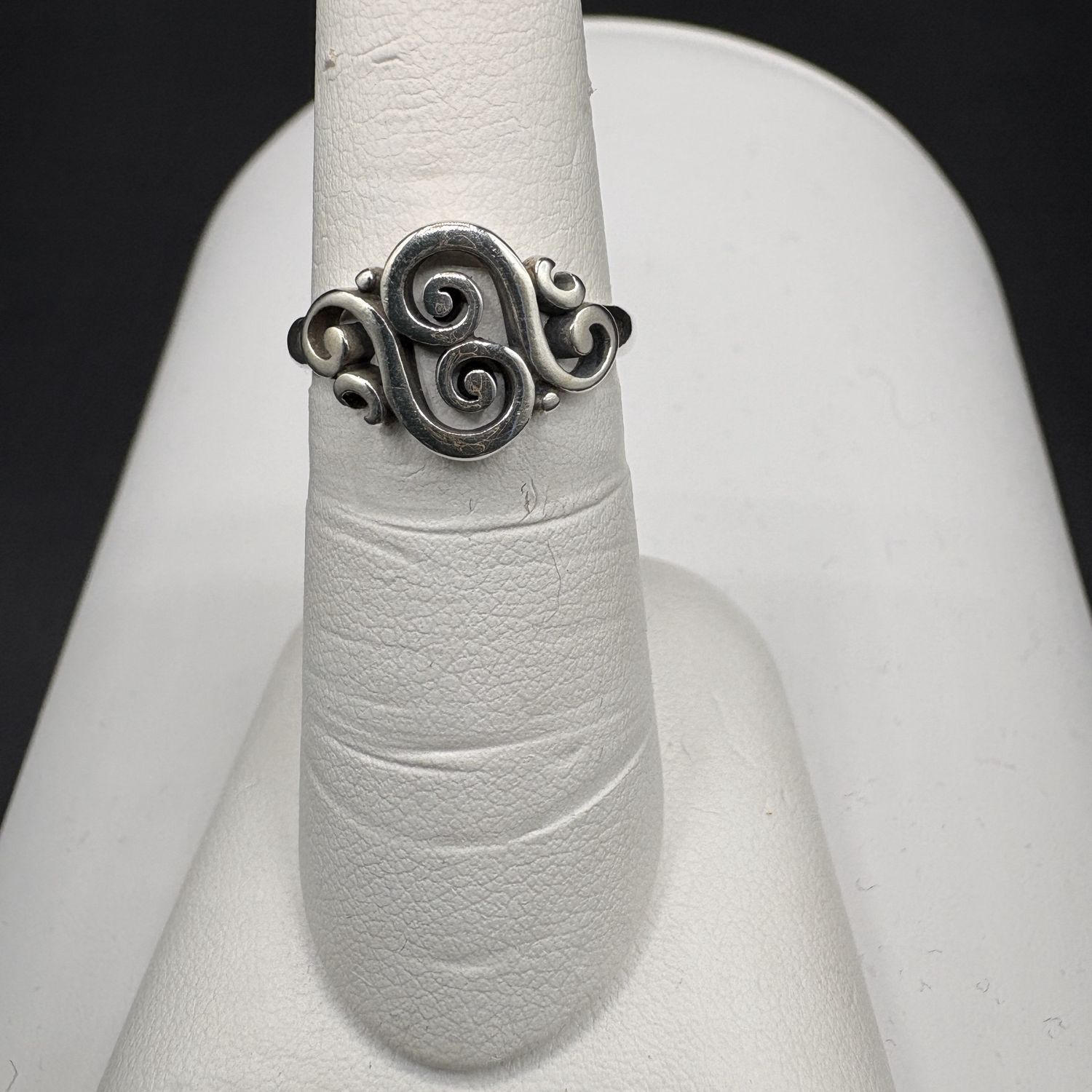 STERLING SPRIAL RING SIZE 6