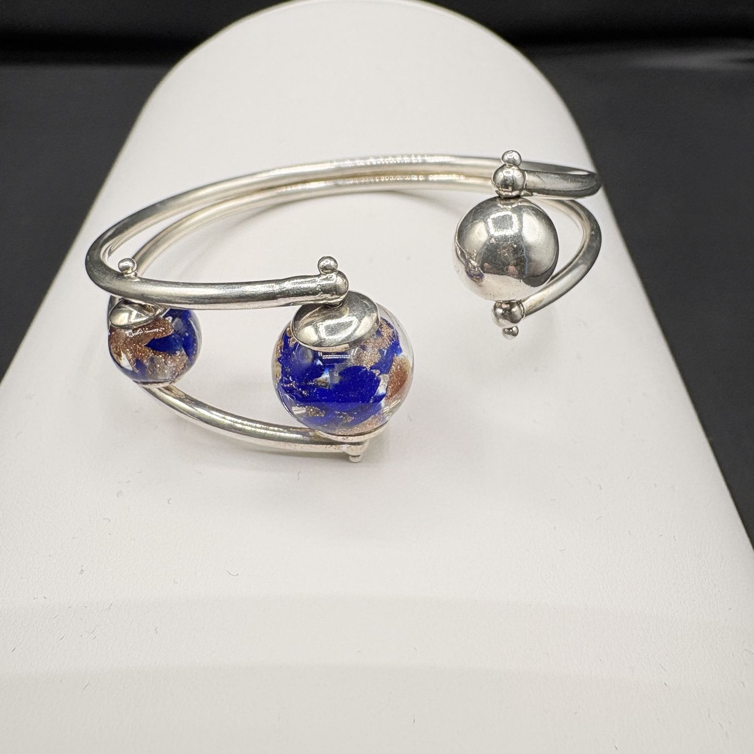 STERLING BANGLE BRACELET WITH GLASS BALL