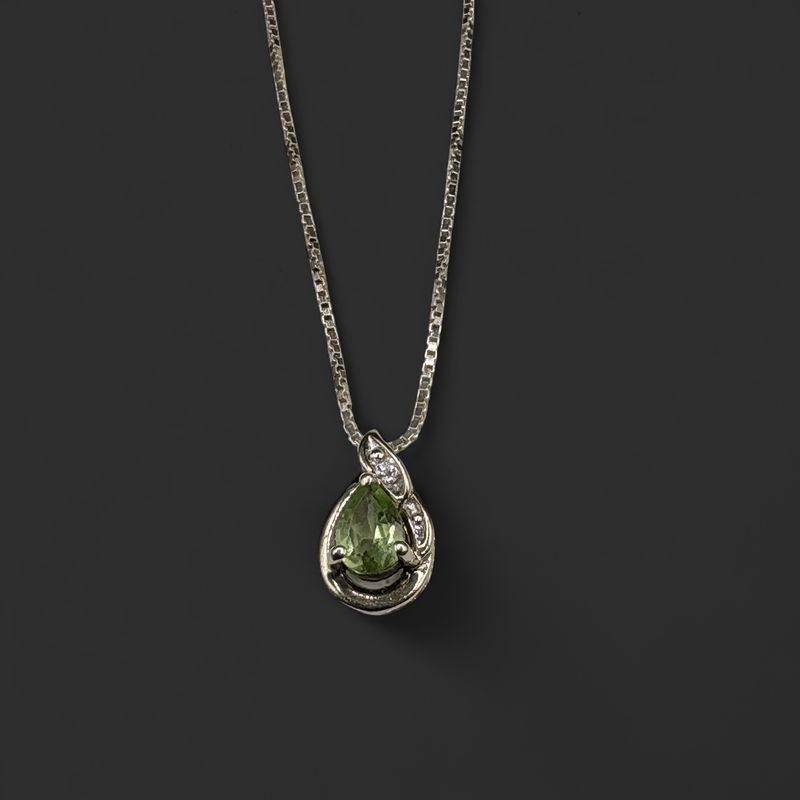 STERLING GOLD PLATED TWO TONE PERIODOT PENDANT AND CHAIN 18"