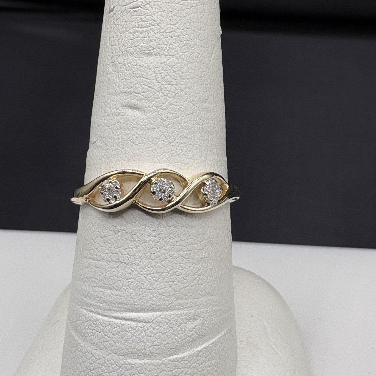 14K DIAMOND RING SIZE 7.5