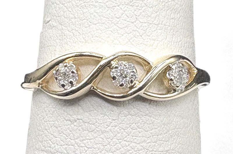 14K DIAMOND RING SIZE 7.5