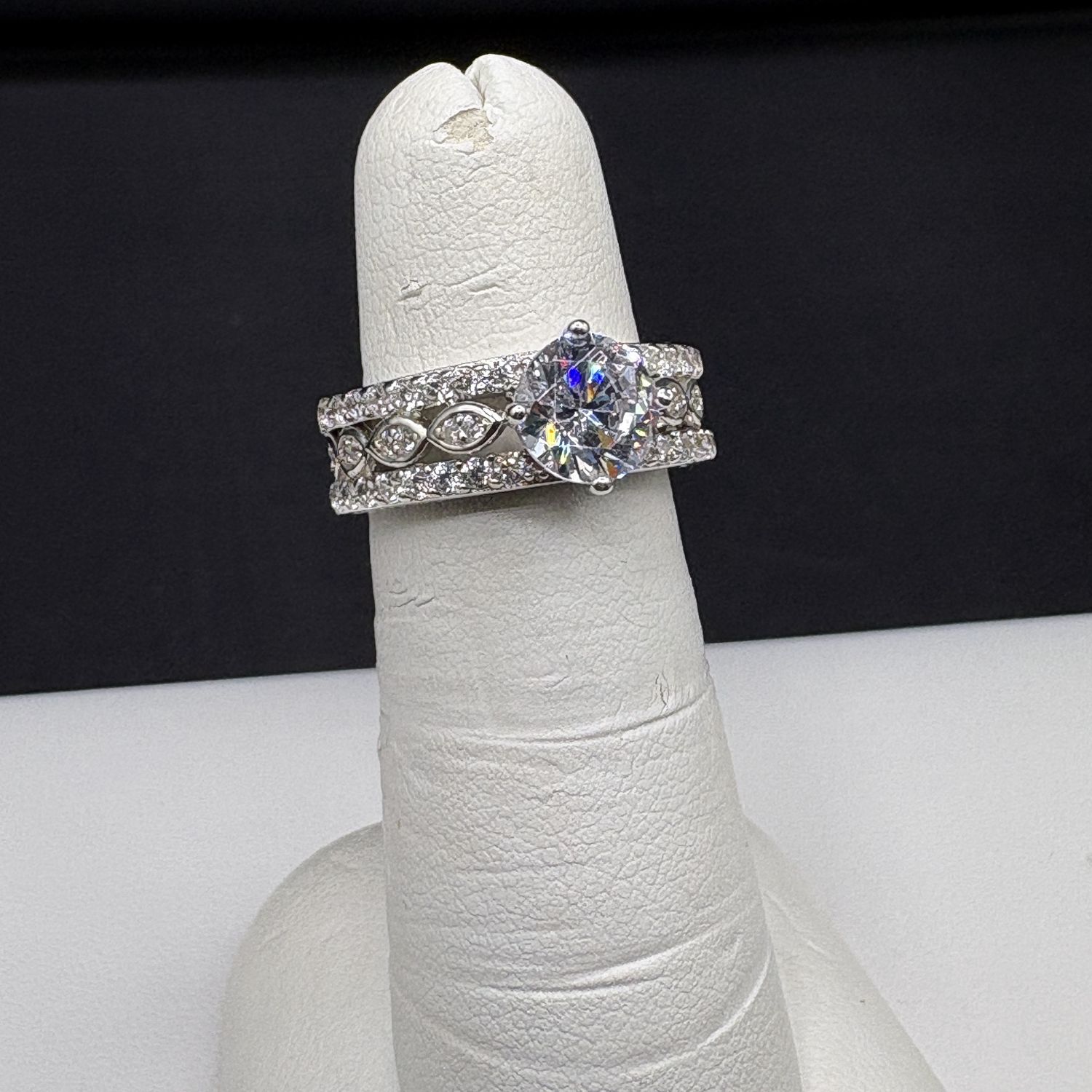 STERLING CZ ENGAGEMENT RING SIZE 5