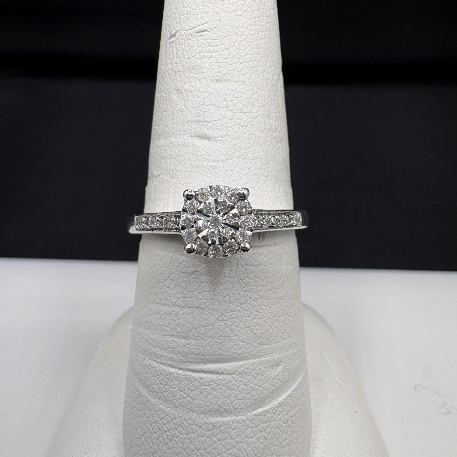 STERLING DIAMOND CLUSTER RING SIZE 7.25