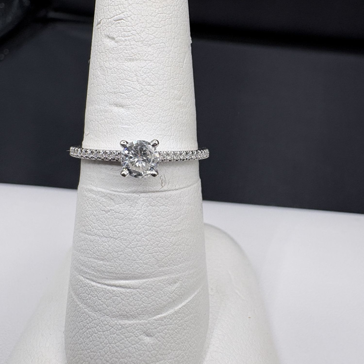 14K DIAMOND ENGAGEMENT RING SIZE 6.5