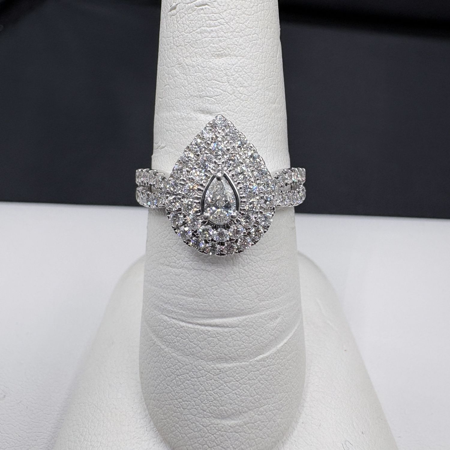 STERLING LAB GROWN DIAMOND RING SIZE 7