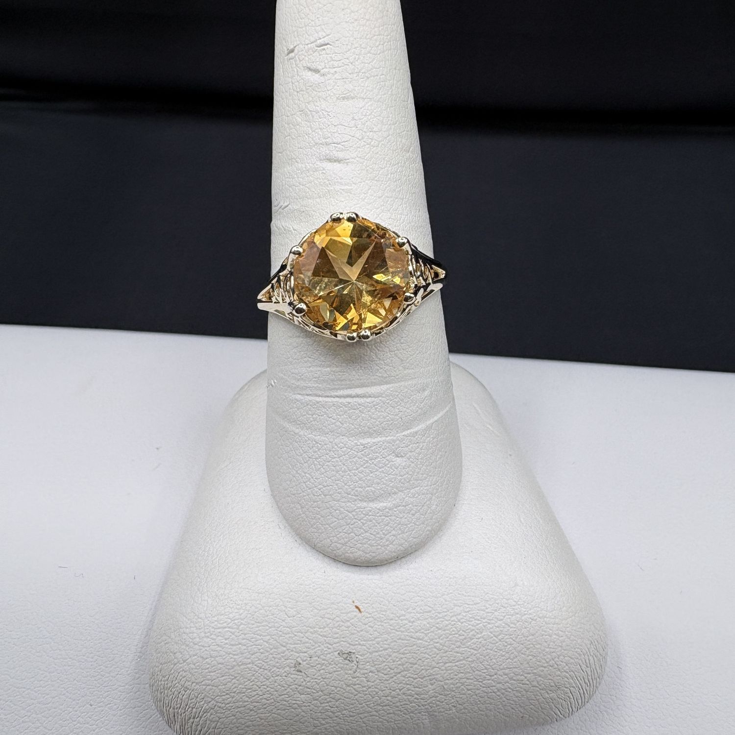 14K CITRINE RING WITH BEAUTIFUL FILAGREE SIZE 8