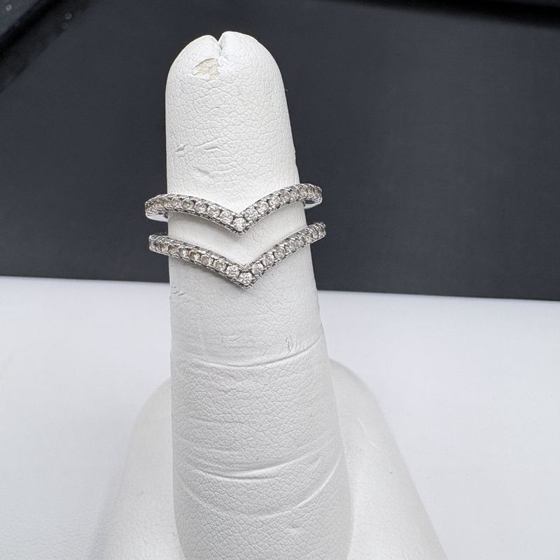 STERLING SET OF 2 CZ  "V" RINGS SIZE 5