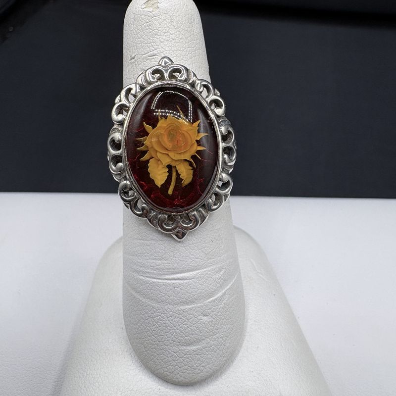 STERLING VINTAGE ROSE RESIN RING SIZE 6.25