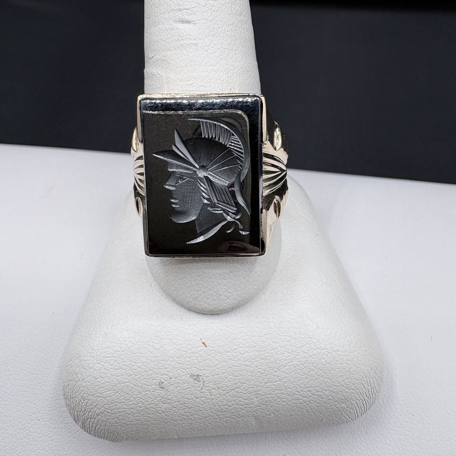 10K MEN'S CENTURION HEMATITE CARVED RING SIZE 11