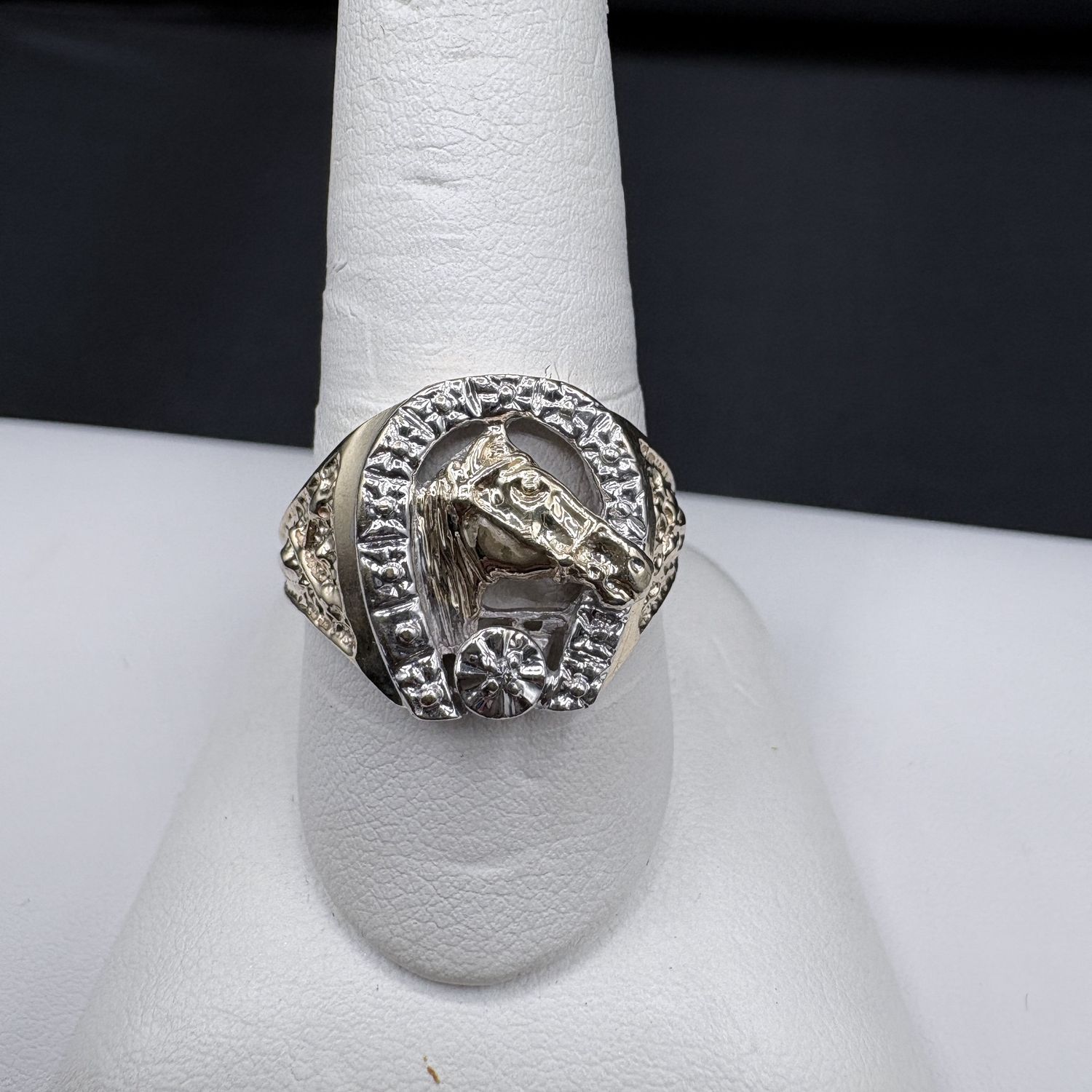 10K MEN'S HORSE &amp; HORSESHOE RING SIZE 10