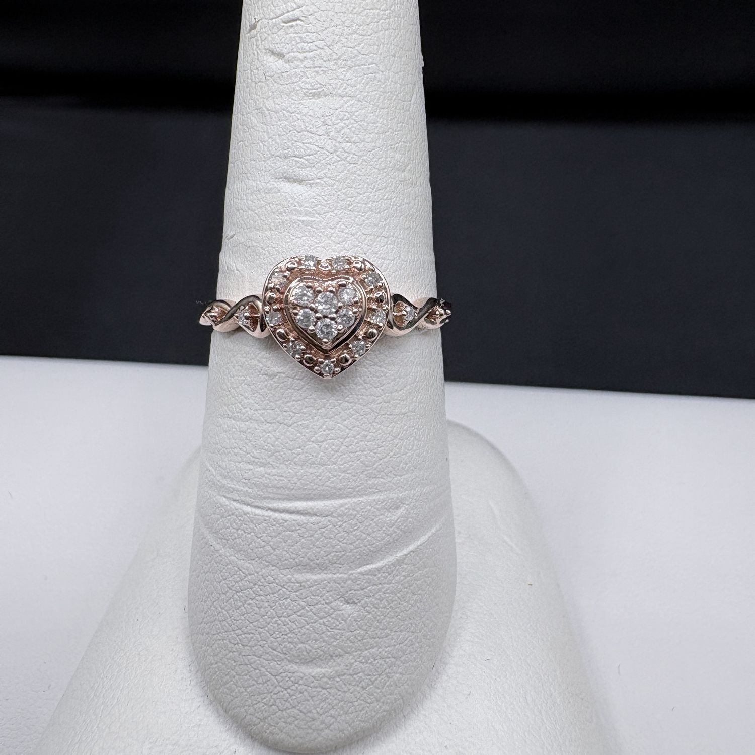 10K ROSE GOLD HEART DIAMOND RING SIZE 7