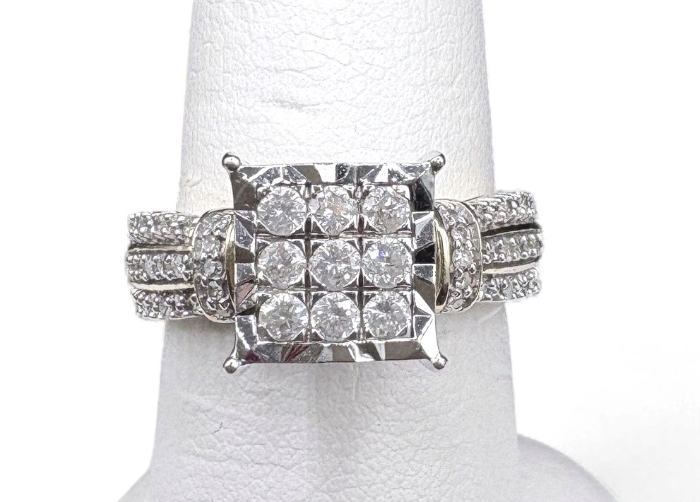 10K DIAMOND CLUSTER PRINCESS RING SIZE 7