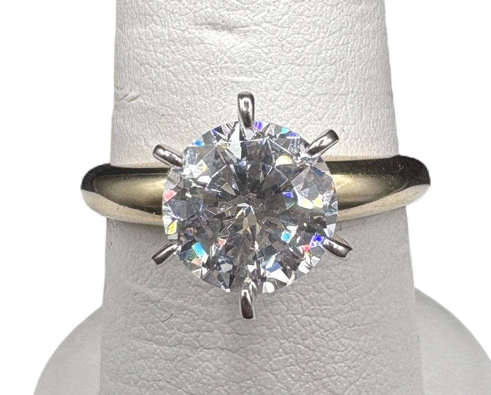 14K CZ RING IN YELLOW GOLD  SIZE 7