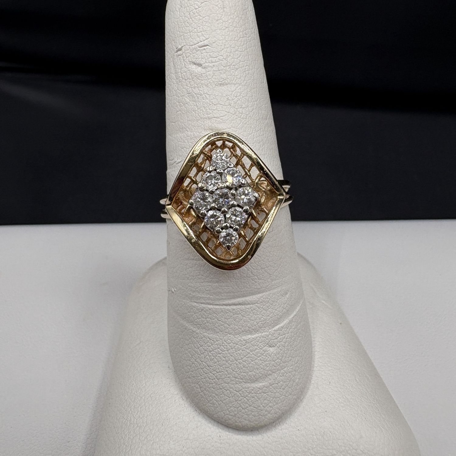 14K DUCHESS DIAMOND RING SIZE 7